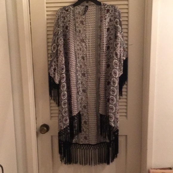 Bnwot Lord and Taylor Design Lab Fringe Coverup kimono - Picture 5 of 5